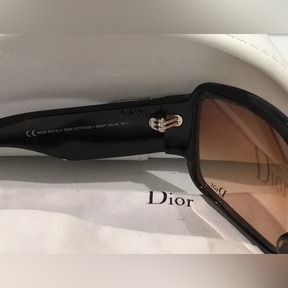 DIOR TORTOISE SUNGLASSES W/ CLASSIC D BUCKLE ON SIDE. WITH CASE. - Picture 9 of 13